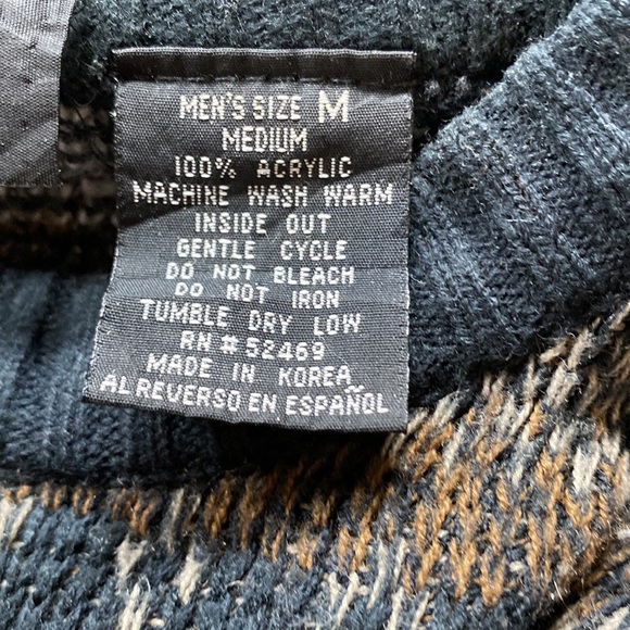 Graphix Men's Vintage Geometric Sweater - Picture 9 of 9